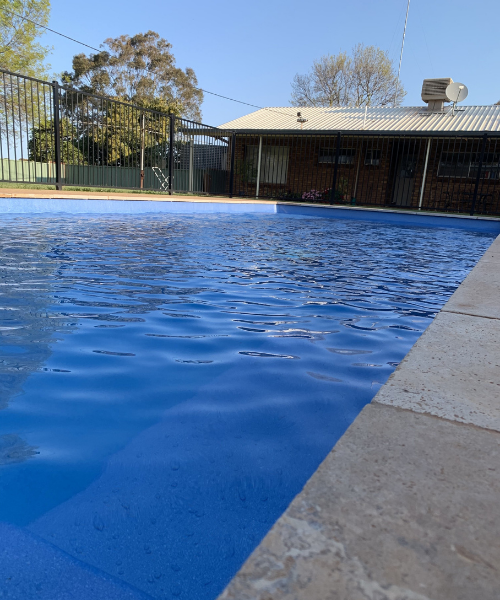 clean pool in griffith