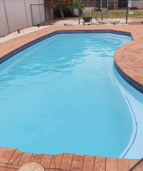 Clean pool in griffith