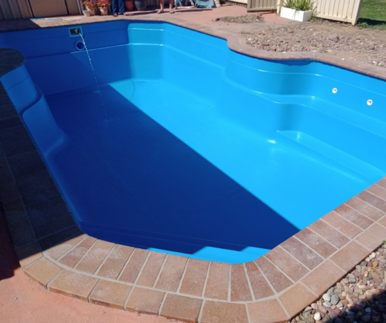 Top coat layer fibreglass pool griffith